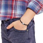 s.Oliver Kette mit Anhänger, Armband Edelstahl Jungen Kinder Halsschmuck, Armschmuck, Kreuz, Kommt in Schmuck Geschenk Box